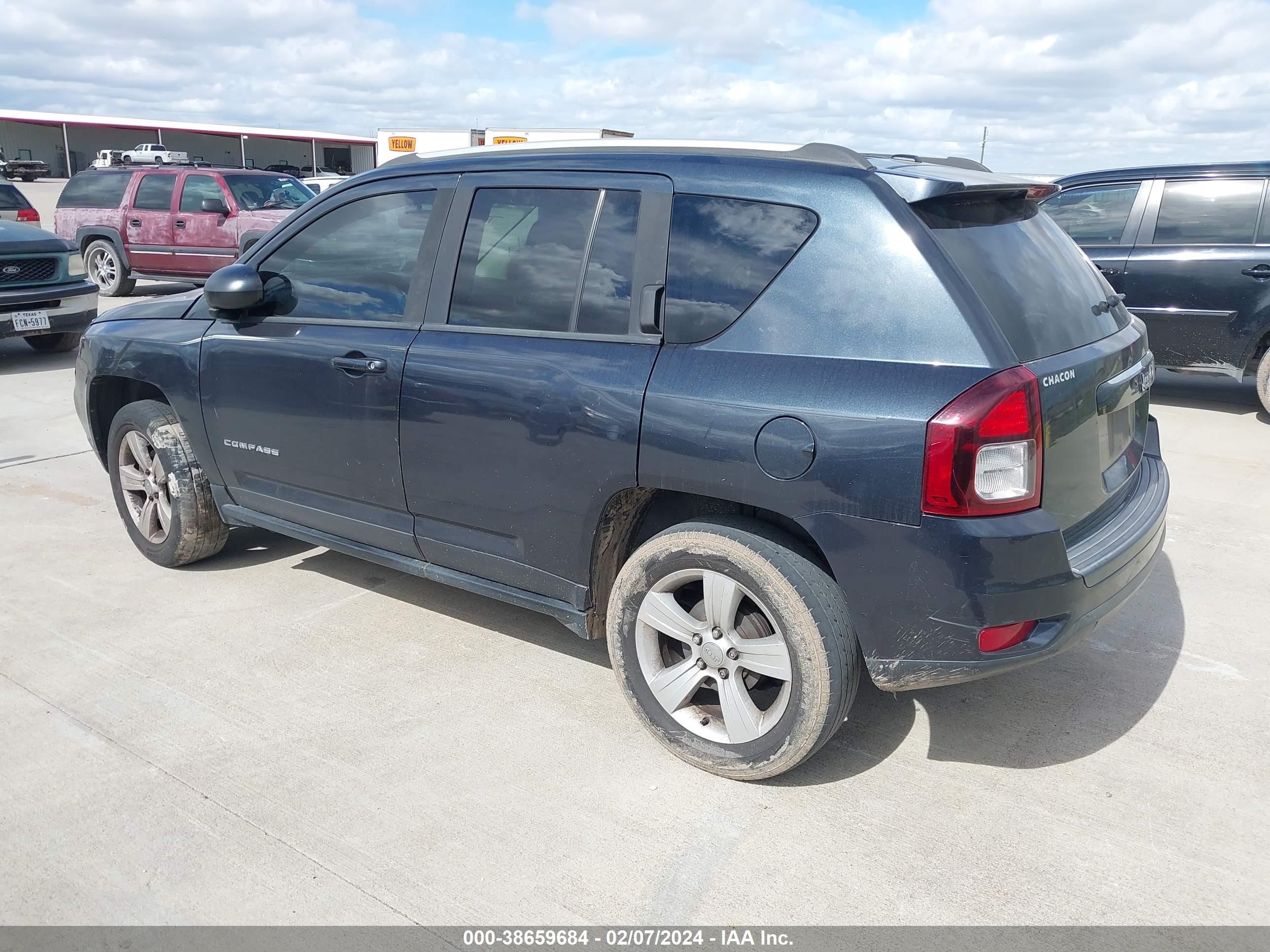 Photo 2 VIN: 1C4NJCBA4GD518822 - JEEP COMPASS 