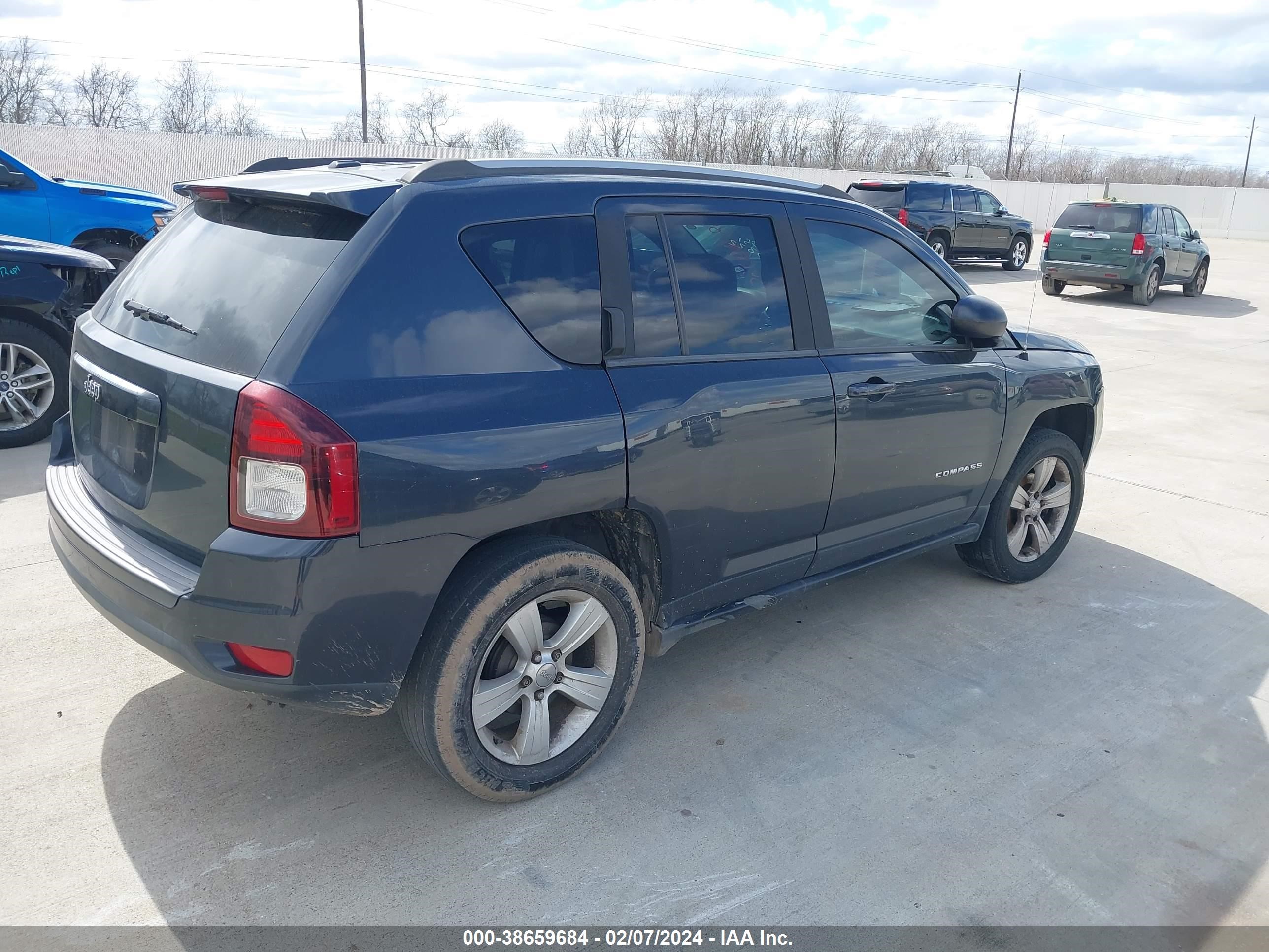 Photo 3 VIN: 1C4NJCBA4GD518822 - JEEP COMPASS 