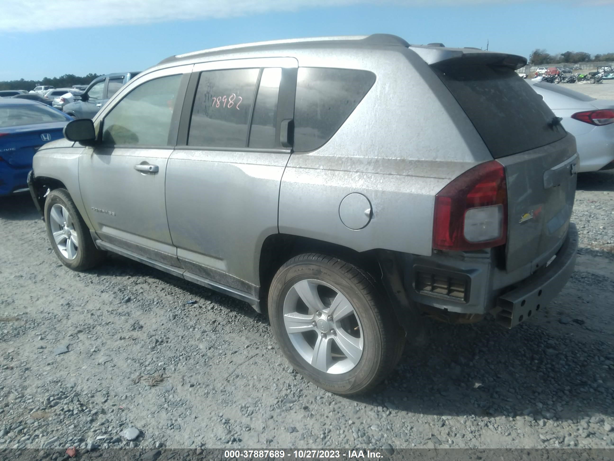 Photo 2 VIN: 1C4NJCBA4GD811247 - JEEP COMPASS 