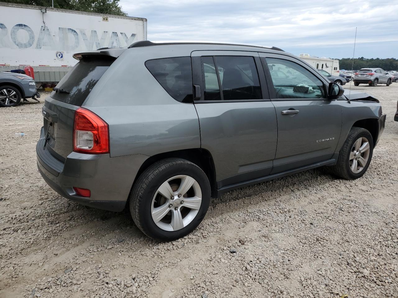 Photo 2 VIN: 1C4NJCBA5CD504213 - JEEP COMPASS 