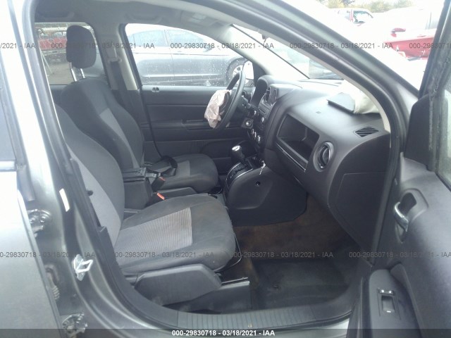 Photo 4 VIN: 1C4NJCBA5DD193903 - JEEP COMPASS 