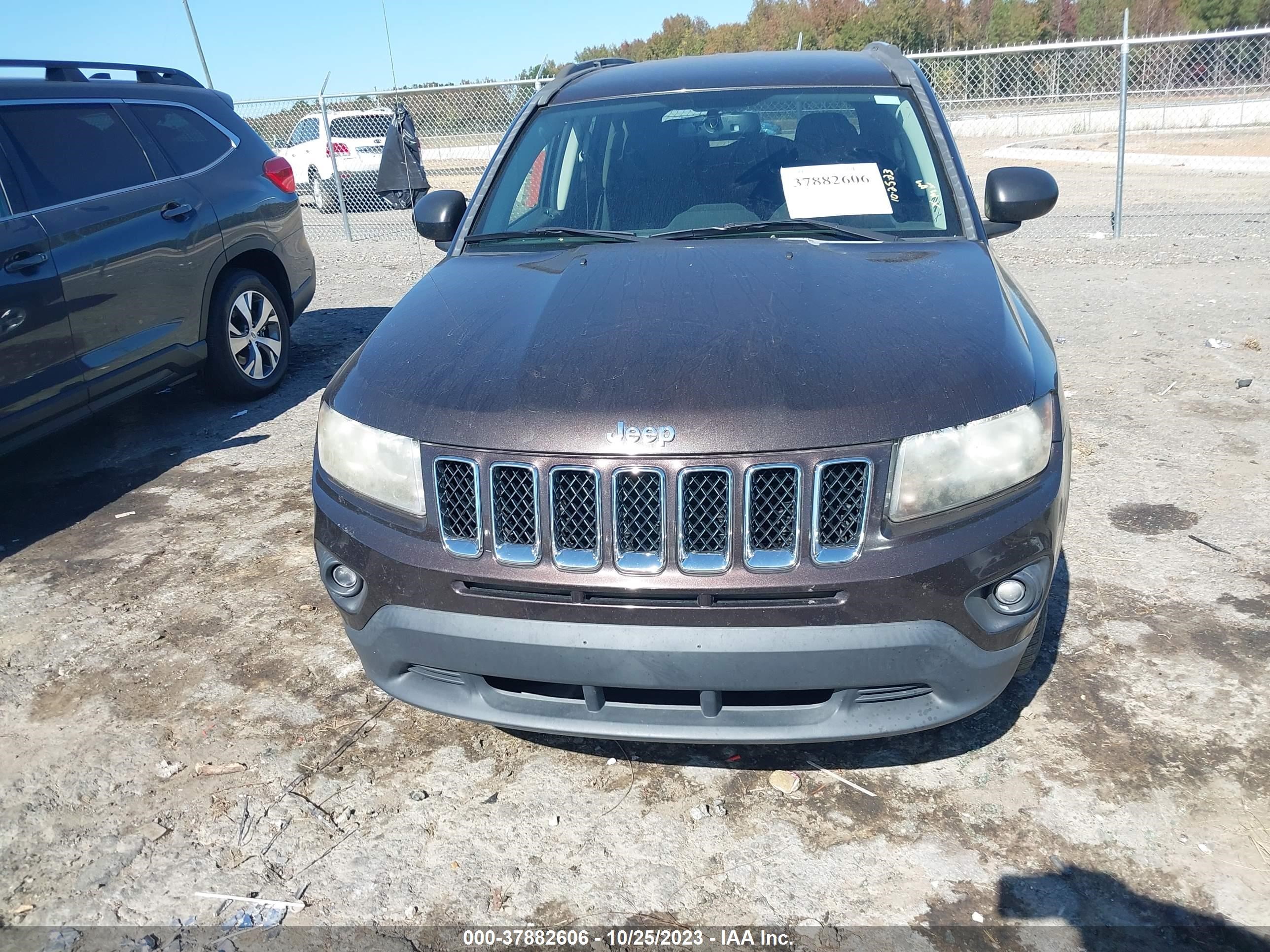 Photo 11 VIN: 1C4NJCBA5ED722784 - JEEP COMPASS 