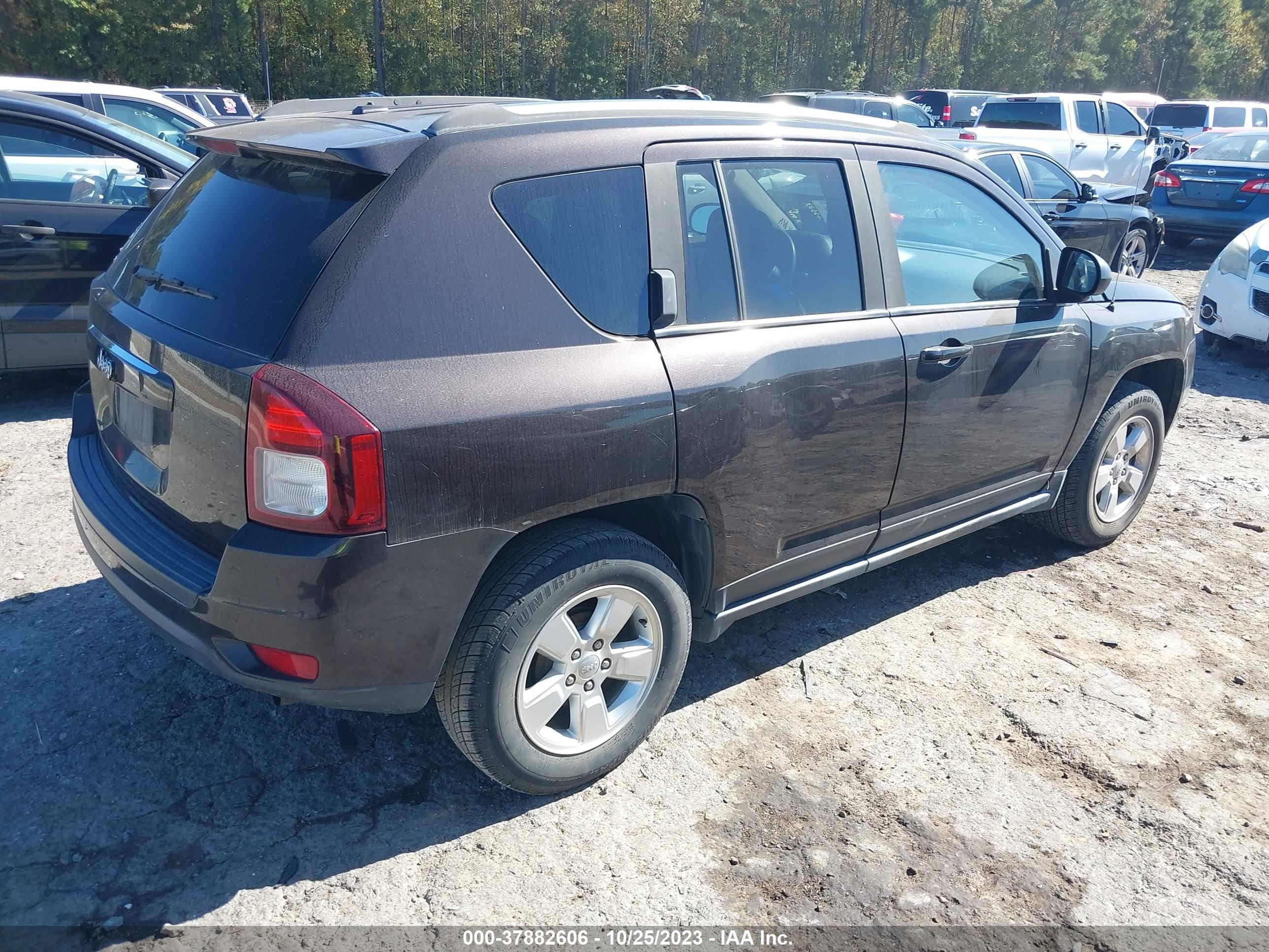 Photo 3 VIN: 1C4NJCBA5ED722784 - JEEP COMPASS 