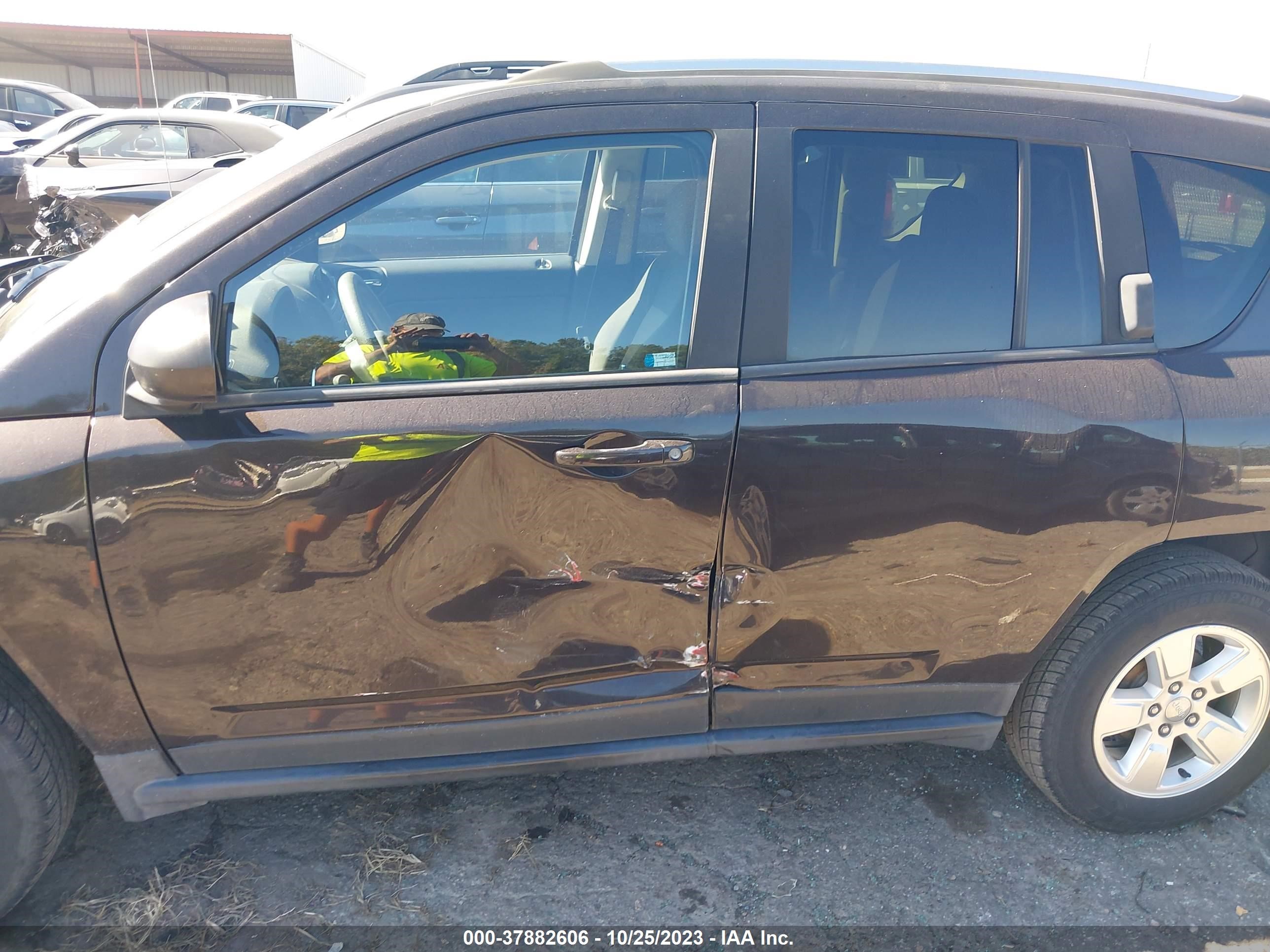 Photo 5 VIN: 1C4NJCBA5ED722784 - JEEP COMPASS 