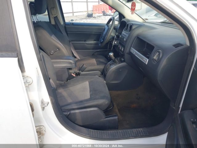 Photo 4 VIN: 1C4NJCBA5GD612045 - JEEP COMPASS 