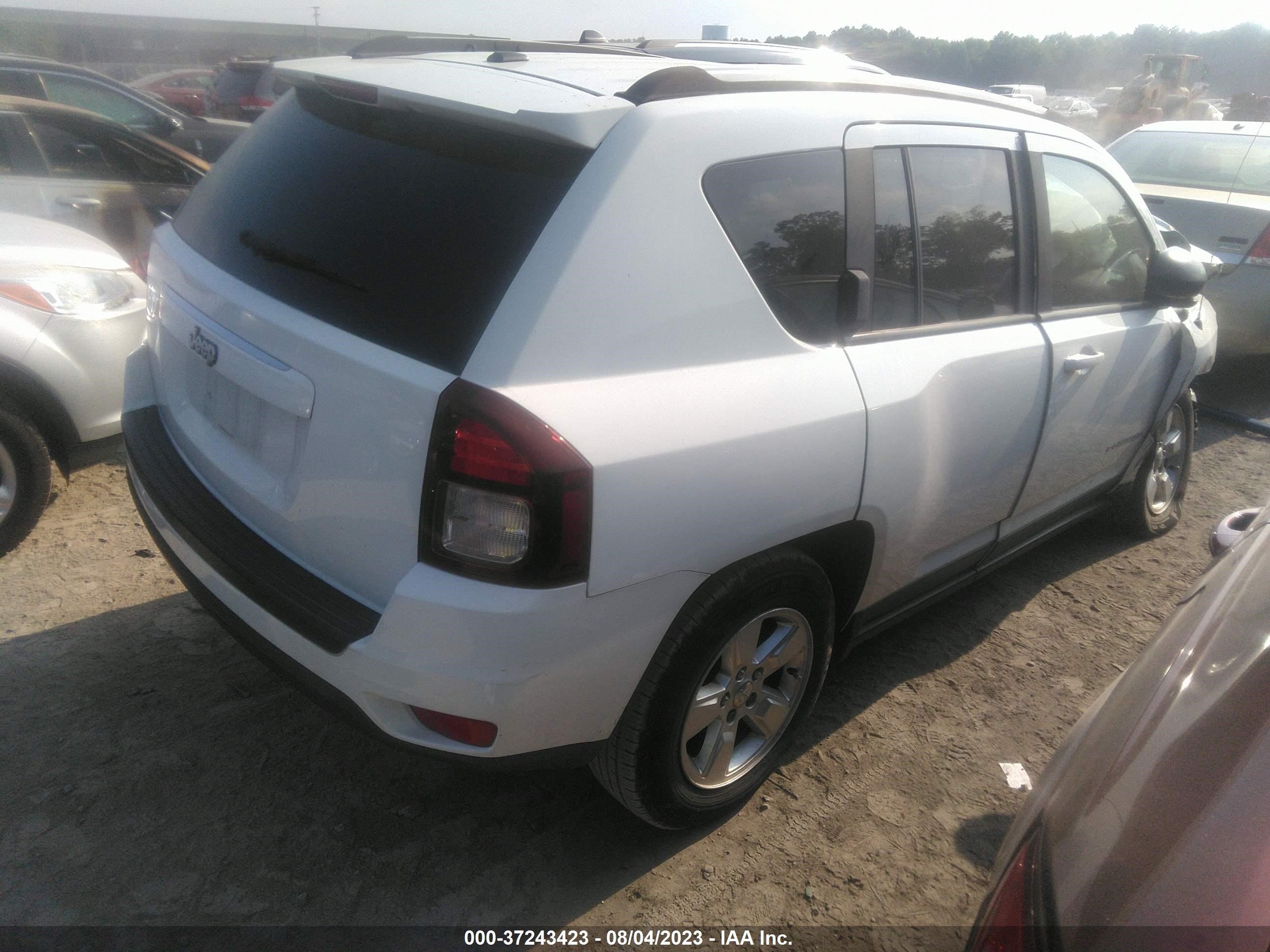 Photo 3 VIN: 1C4NJCBA5GD656465 - JEEP COMPASS 