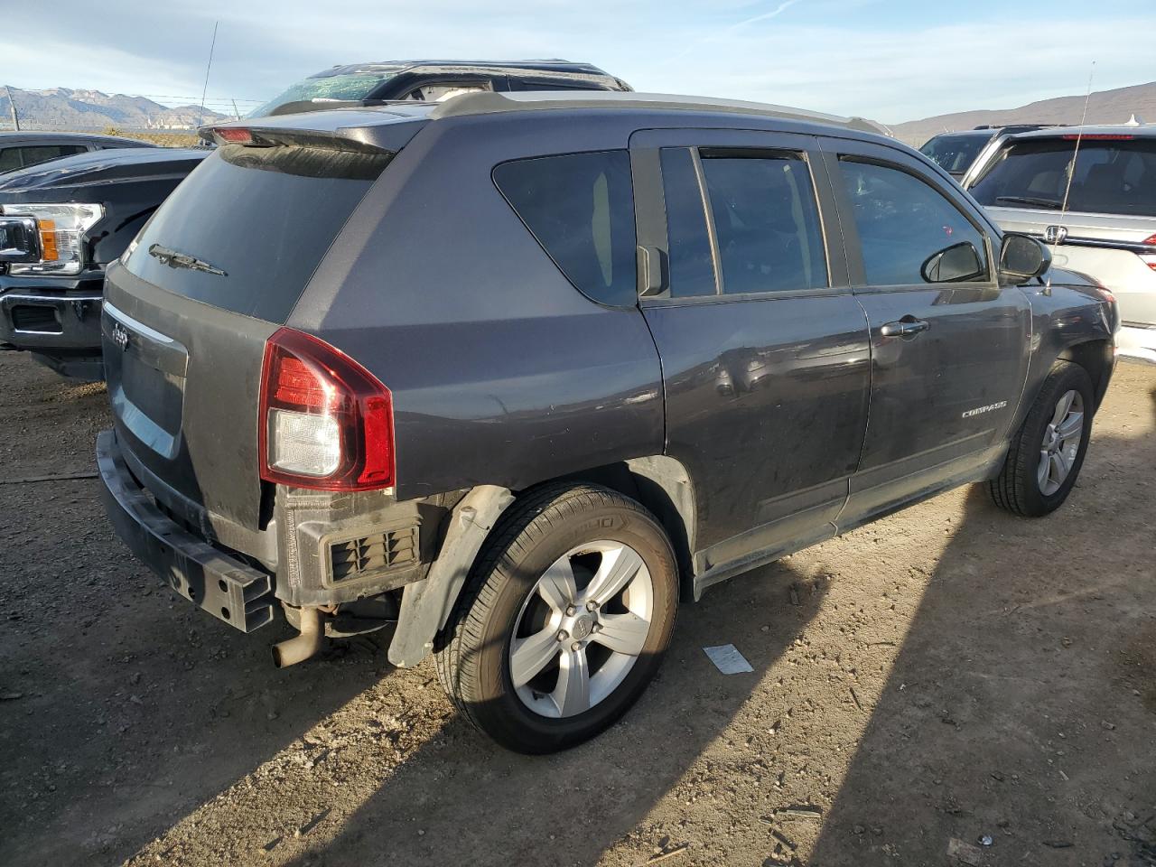 Photo 2 VIN: 1C4NJCBA5GD742858 - JEEP COMPASS 