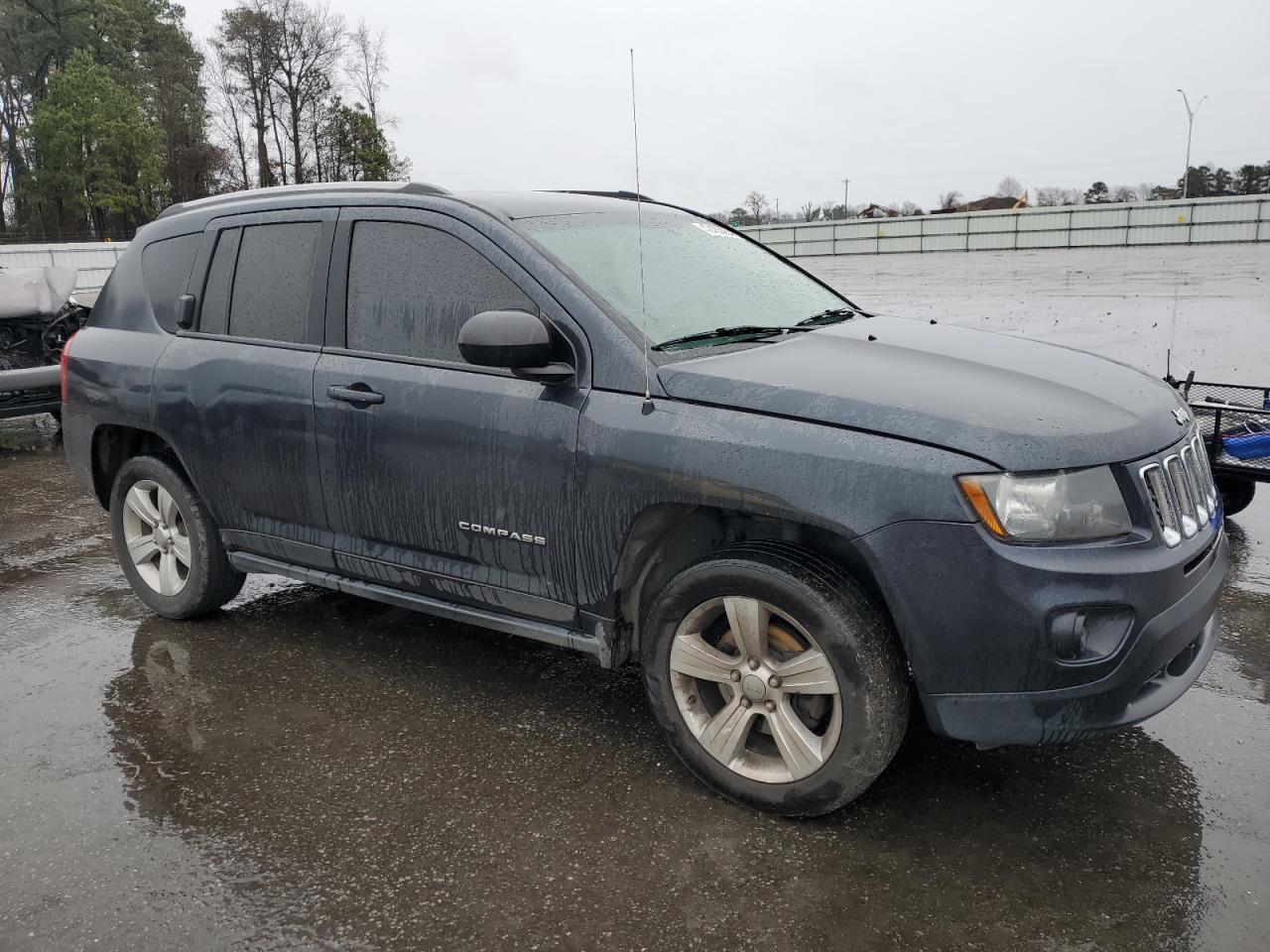 Photo 3 VIN: 1C4NJCBA6GD568623 - JEEP COMPASS 