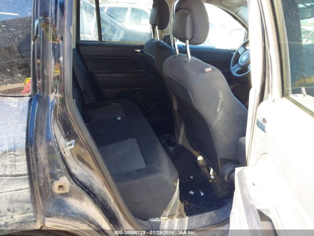 Photo 7 VIN: 1C4NJCBA6GD628450 - JEEP COMPASS 