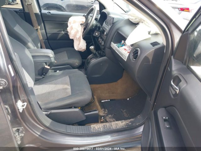 Photo 4 VIN: 1C4NJCBA6GD688647 - JEEP COMPASS 