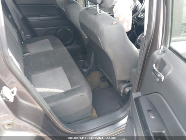 Photo 7 VIN: 1C4NJCBA6GD688647 - JEEP COMPASS 