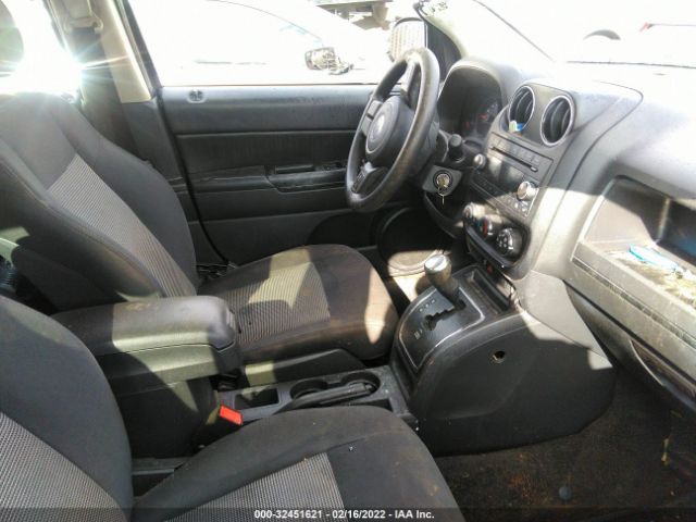 Photo 4 VIN: 1C4NJCBA7DD265832 - JEEP COMPASS 