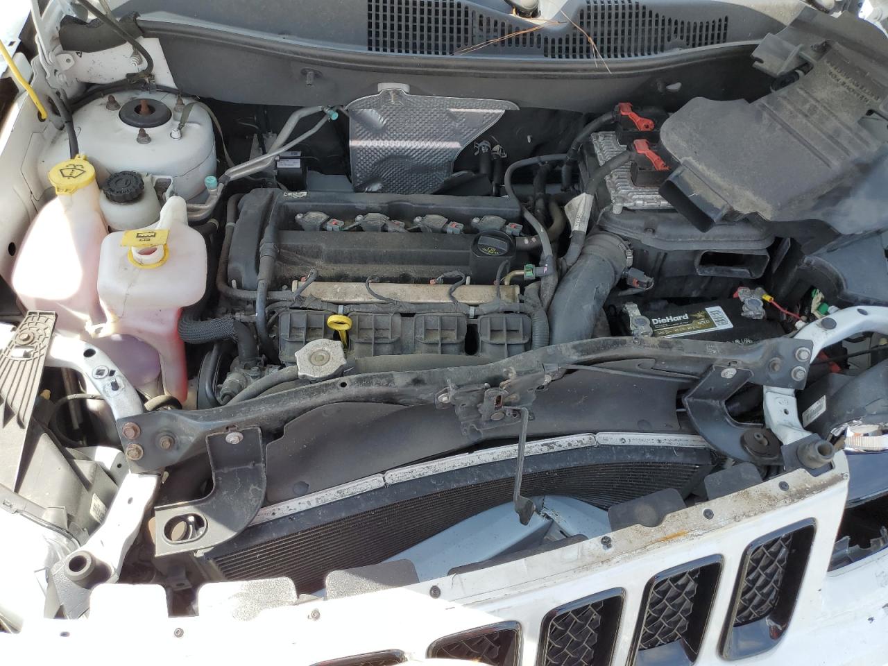 Photo 11 VIN: 1C4NJCBA7FD220179 - JEEP COMPASS 