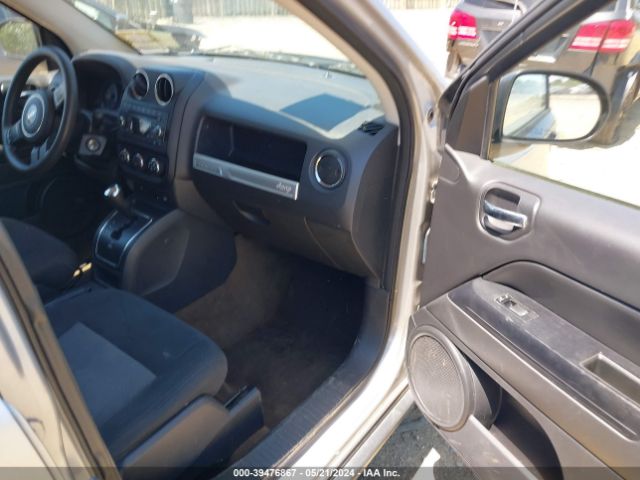 Photo 4 VIN: 1C4NJCBA7GD705584 - JEEP COMPASS 