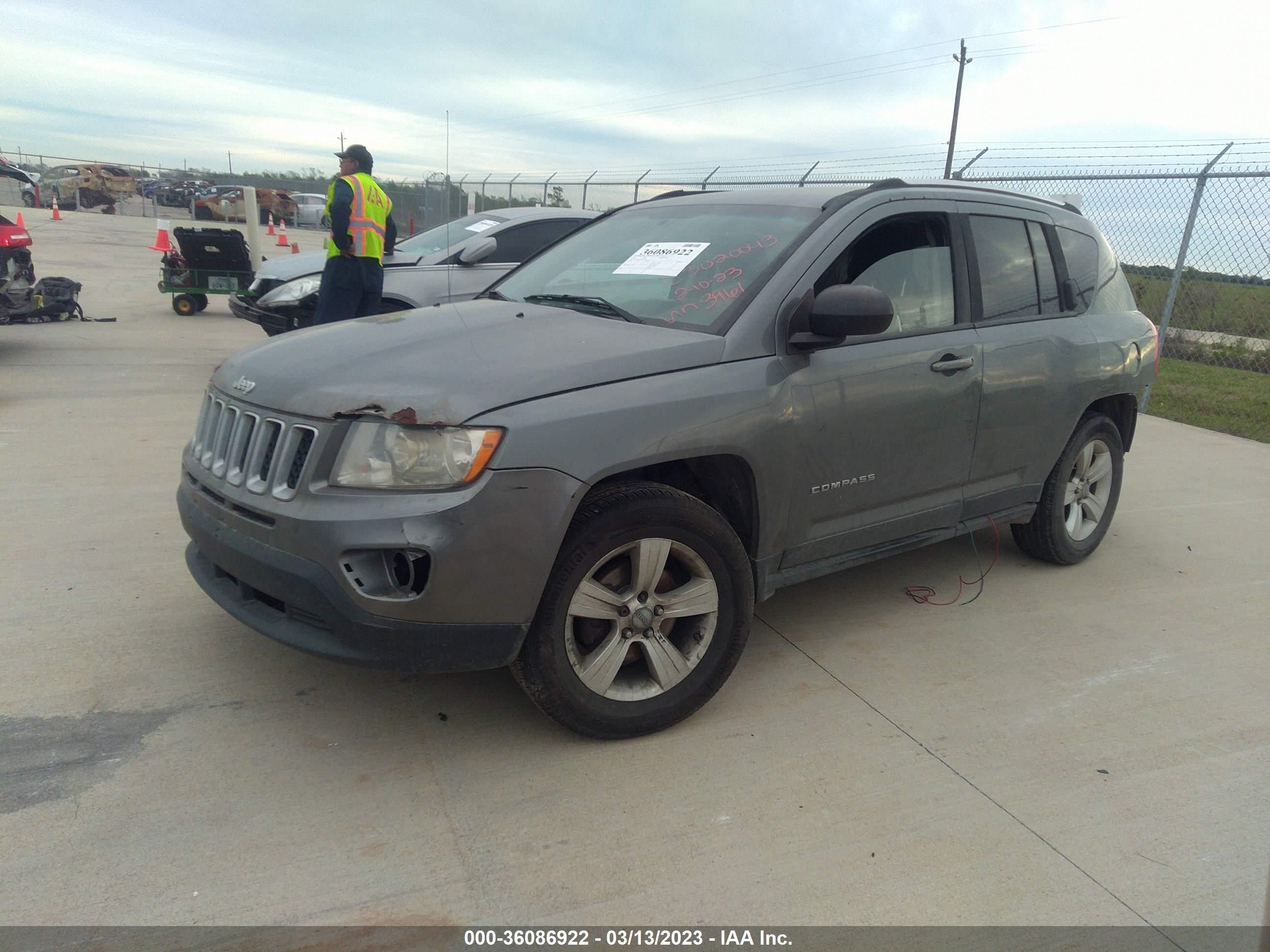 Photo 1 VIN: 1C4NJCBA8CD543961 - JEEP COMPASS 