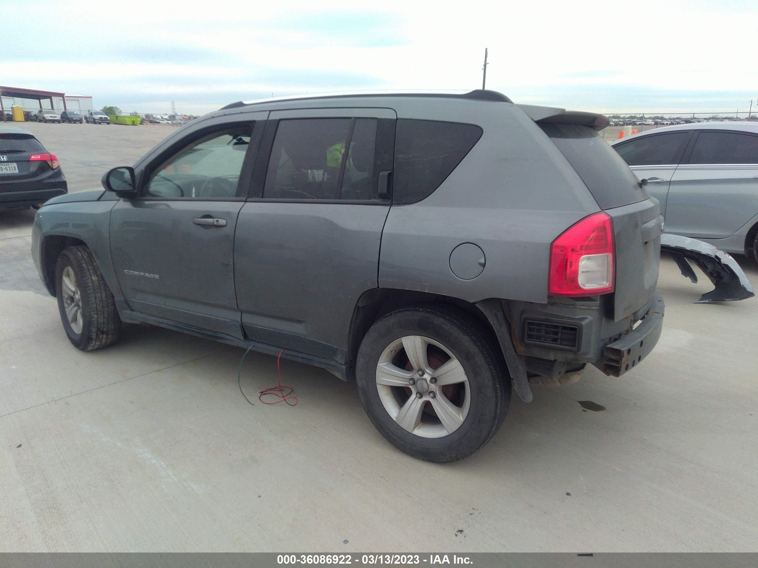 Photo 2 VIN: 1C4NJCBA8CD543961 - JEEP COMPASS 