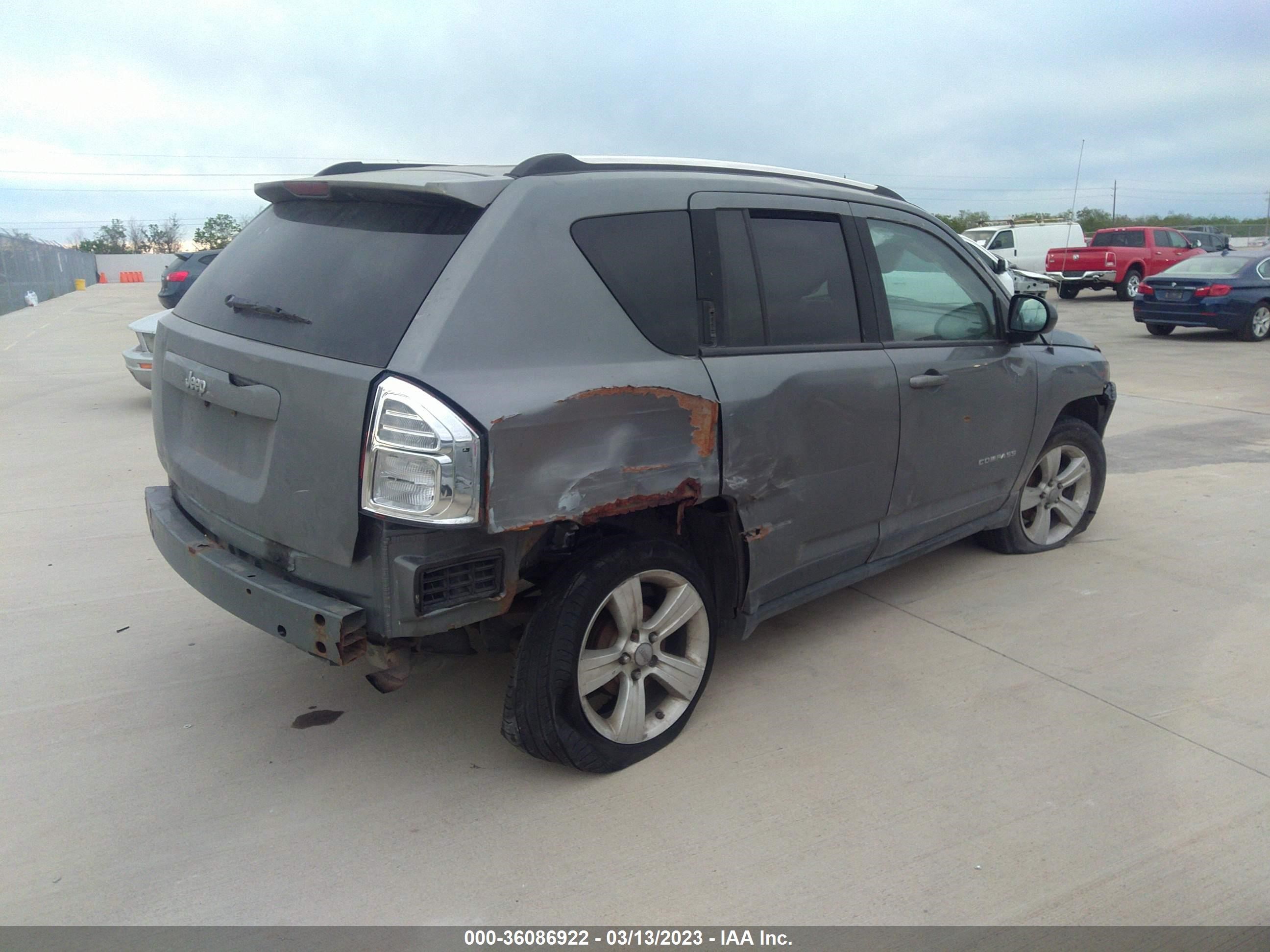 Photo 3 VIN: 1C4NJCBA8CD543961 - JEEP COMPASS 