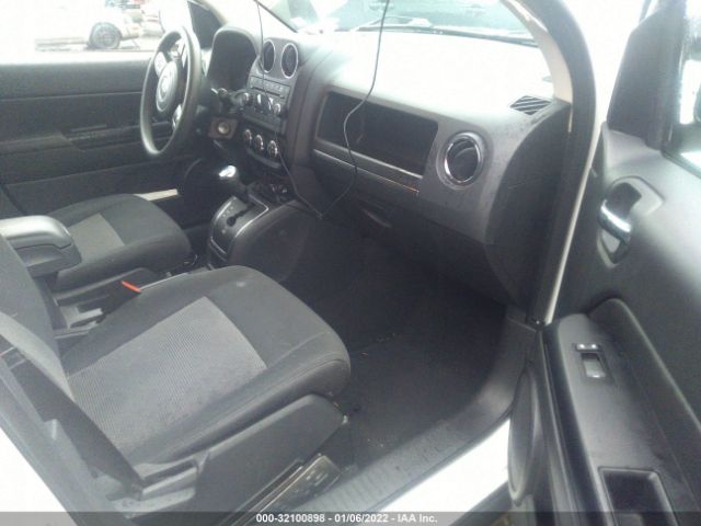 Photo 4 VIN: 1C4NJCBA8CD626404 - JEEP COMPASS 