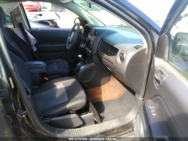 Photo 4 VIN: 1C4NJCBA8DD272904 - JEEP COMPASS 