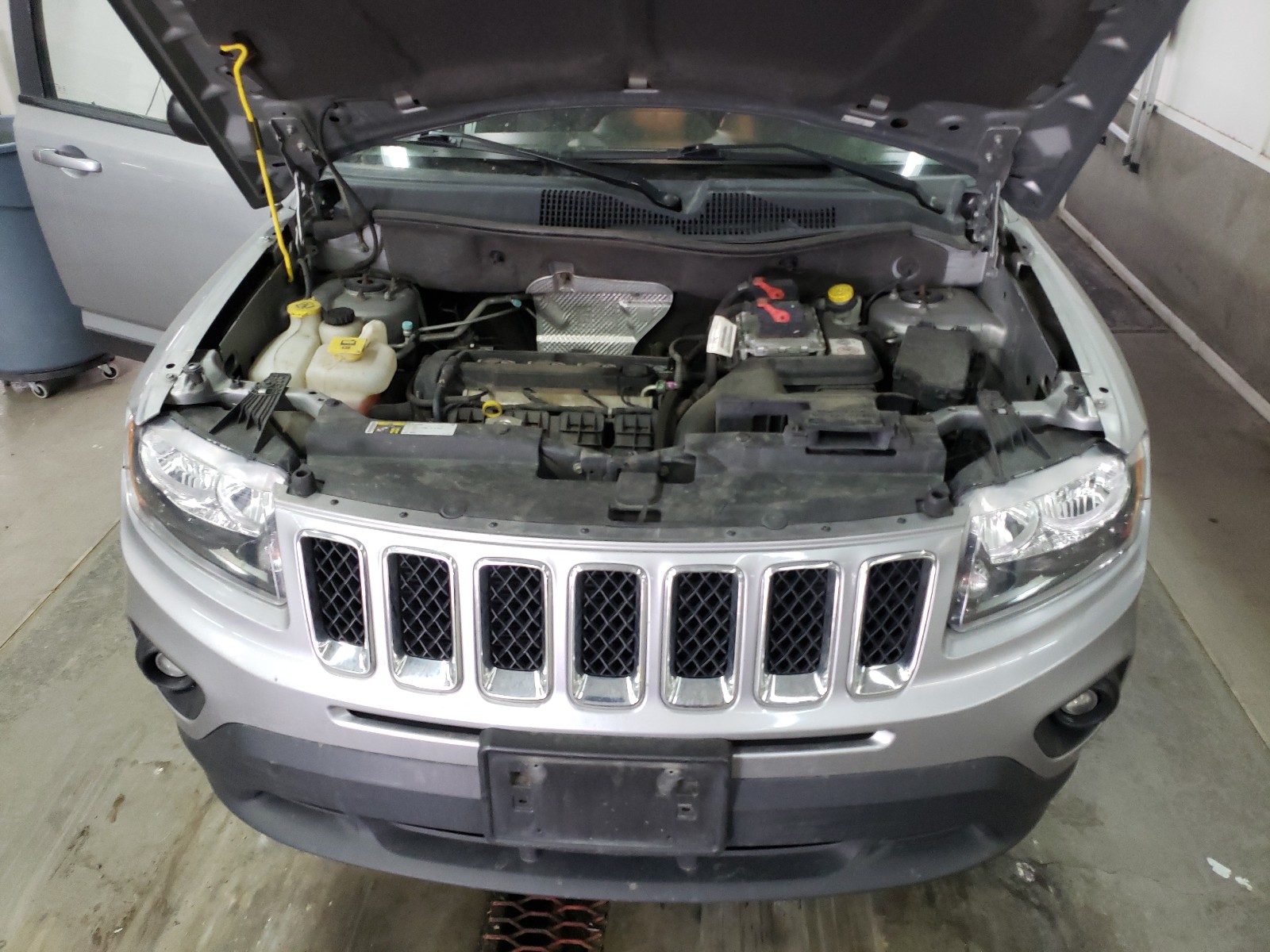 Photo 6 VIN: 1C4NJCBA8FD131267 - JEEP COMPASS SP 