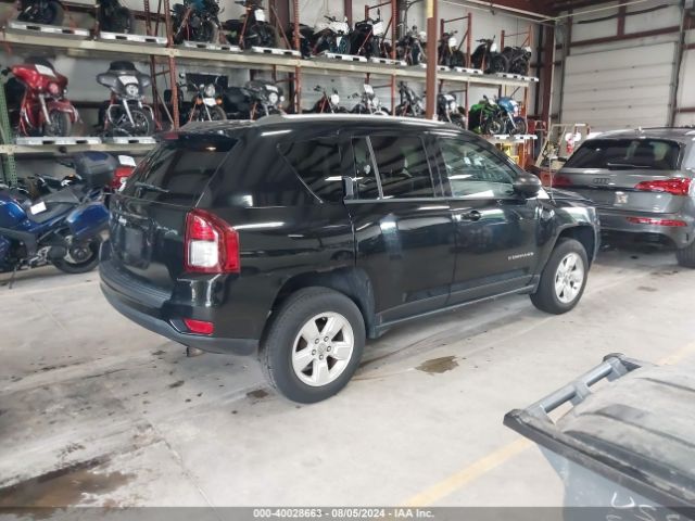 Photo 3 VIN: 1C4NJCBA8FD273375 - JEEP COMPASS 