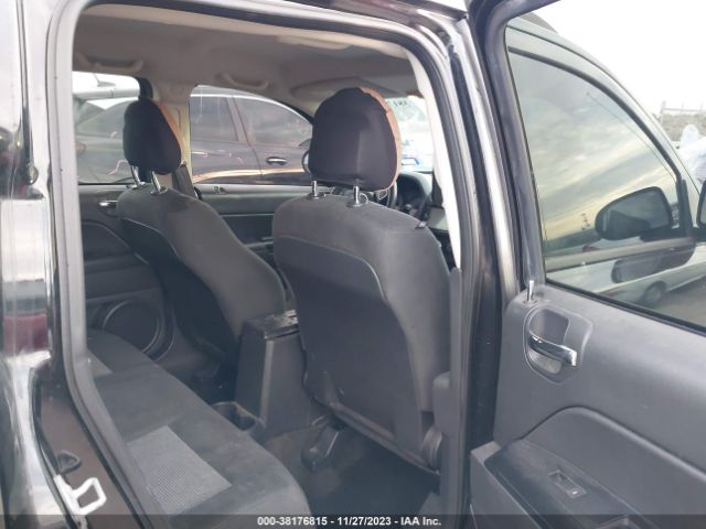 Photo 7 VIN: 1C4NJCBA8GD553055 - JEEP COMPASS 