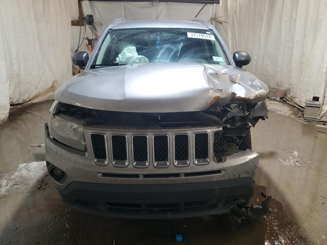 Photo 4 VIN: 1C4NJCBA8GD553881 - JEEP COMPASS 