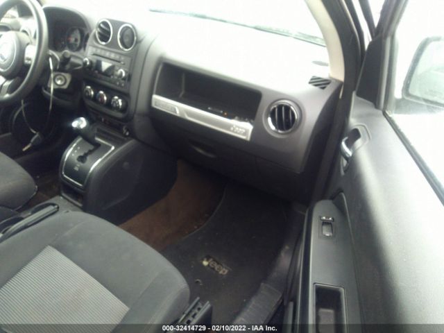 Photo 4 VIN: 1C4NJCBA8GD568042 - JEEP COMPASS 