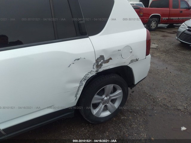 Photo 5 VIN: 1C4NJCBA8GD568364 - JEEP COMPASS 