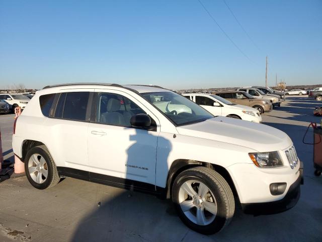 Photo 3 VIN: 1C4NJCBA8GD634010 - JEEP COMPASS 