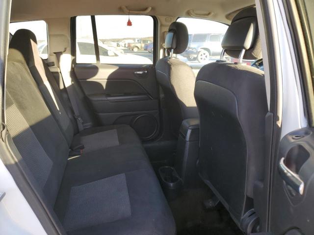 Photo 9 VIN: 1C4NJCBA8GD634010 - JEEP COMPASS 