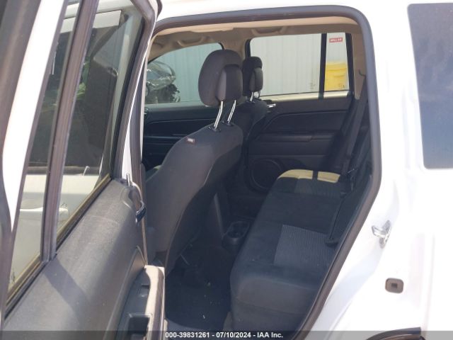 Photo 7 VIN: 1C4NJCBA8GD664897 - JEEP COMPASS 