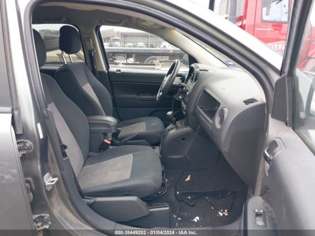 Photo 4 VIN: 1C4NJCBA9CD502495 - JEEP COMPASS 