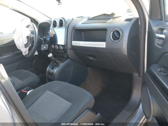 Photo 4 VIN: 1C4NJCBA9GD553713 - JEEP COMPASS 