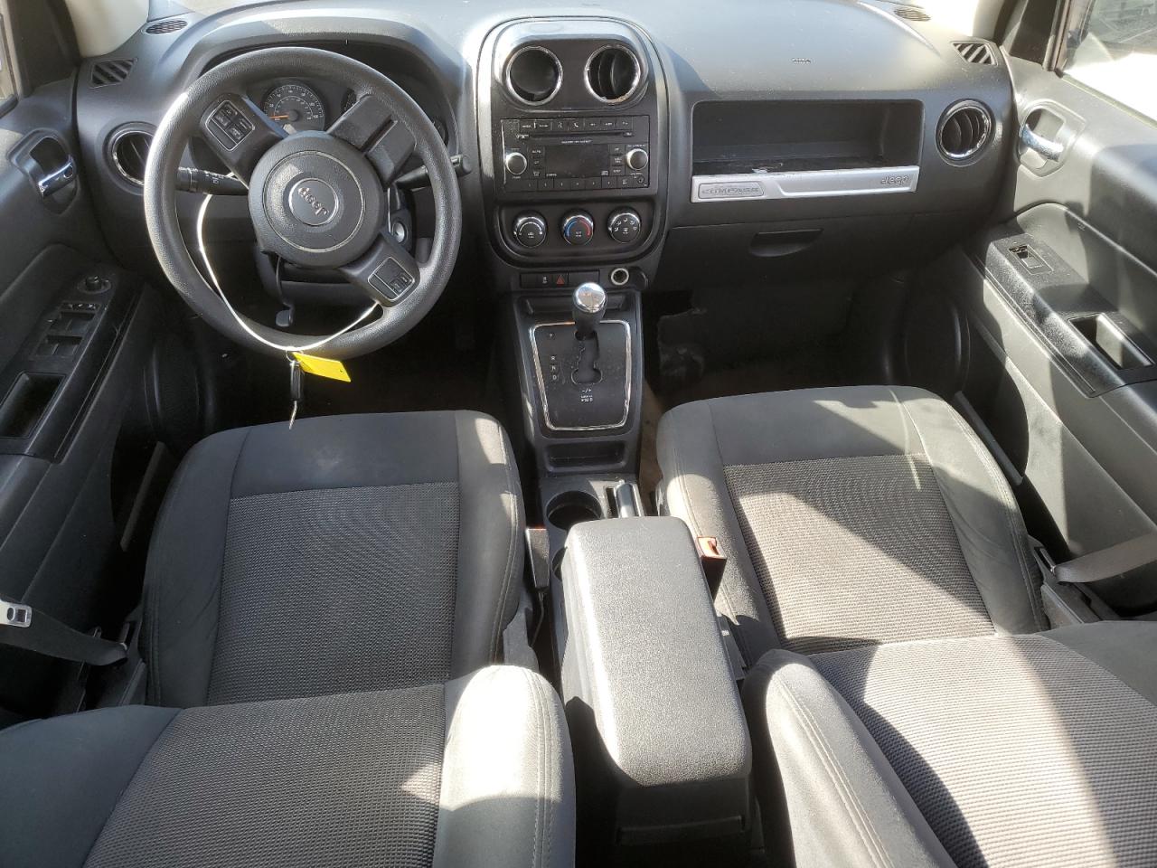 Photo 7 VIN: 1C4NJCBA9GD628443 - JEEP COMPASS 