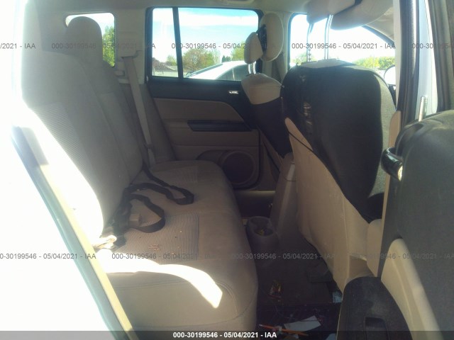 Photo 7 VIN: 1C4NJCBA9GD792307 - JEEP COMPASS 