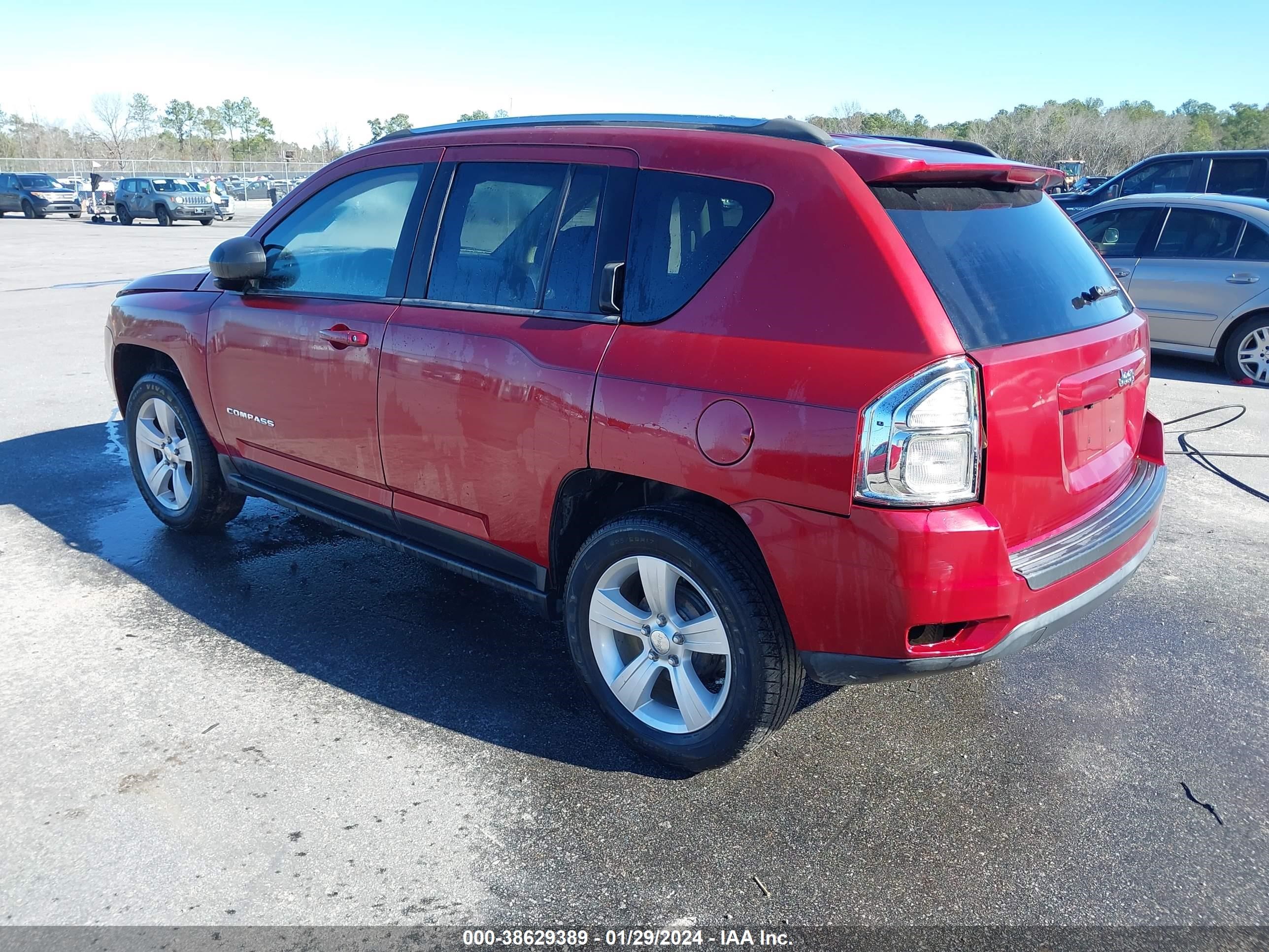 Photo 2 VIN: 1C4NJCBAXCD623553 - JEEP COMPASS 