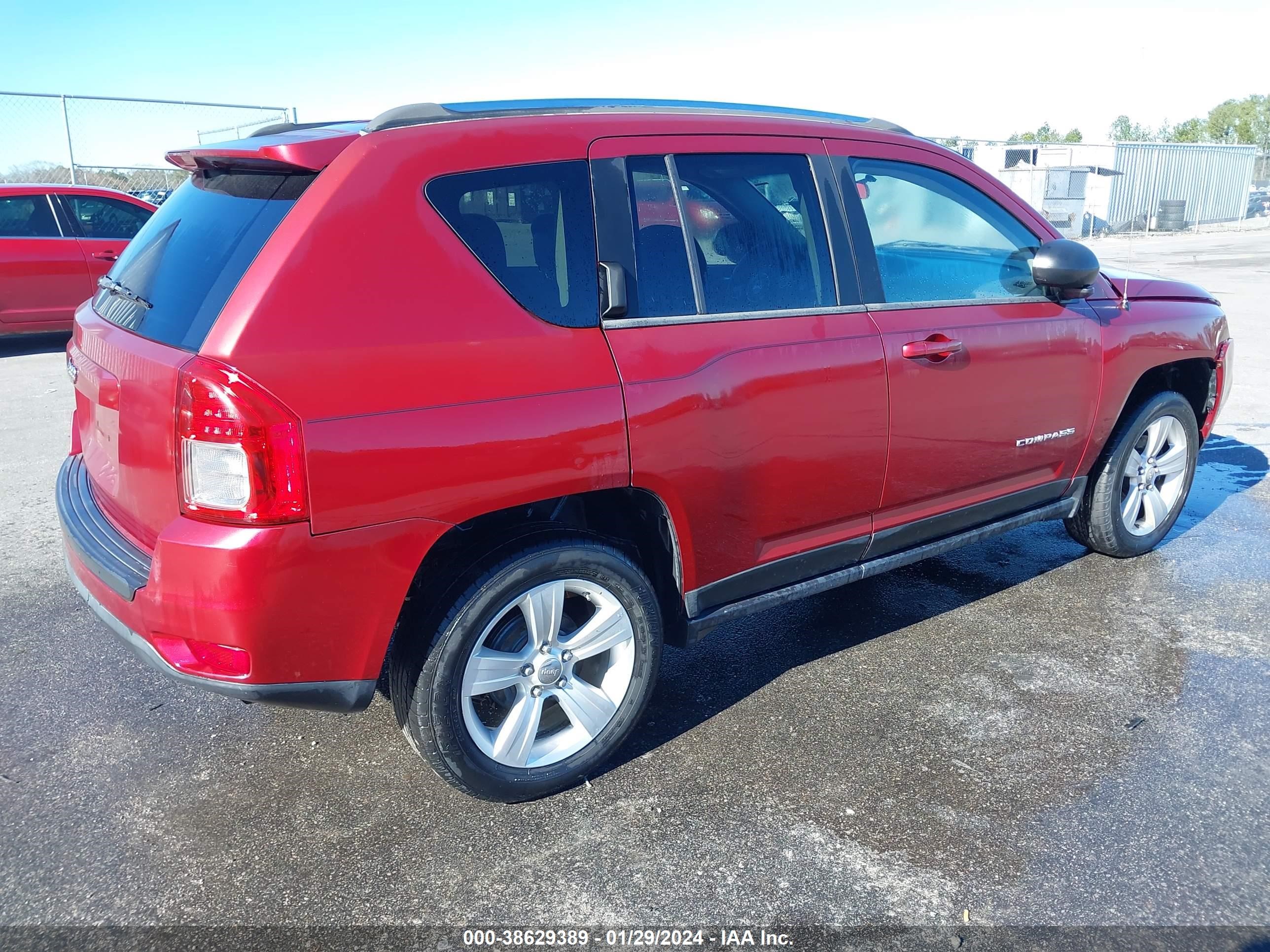 Photo 3 VIN: 1C4NJCBAXCD623553 - JEEP COMPASS 