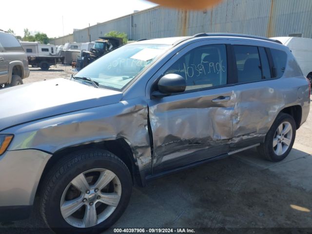 Photo 5 VIN: 1C4NJCBAXGD524902 - JEEP COMPASS 