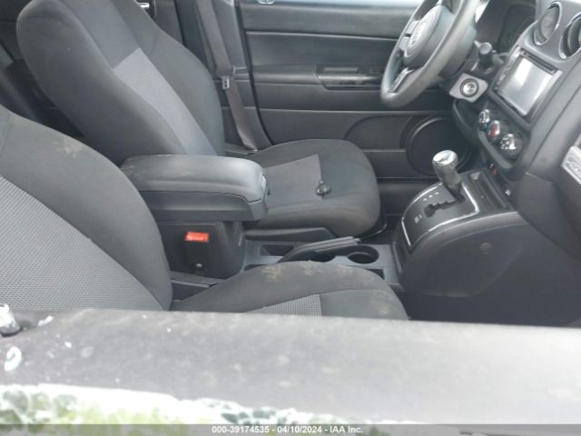 Photo 4 VIN: 1C4NJCBAXGD575106 - JEEP COMPASS 