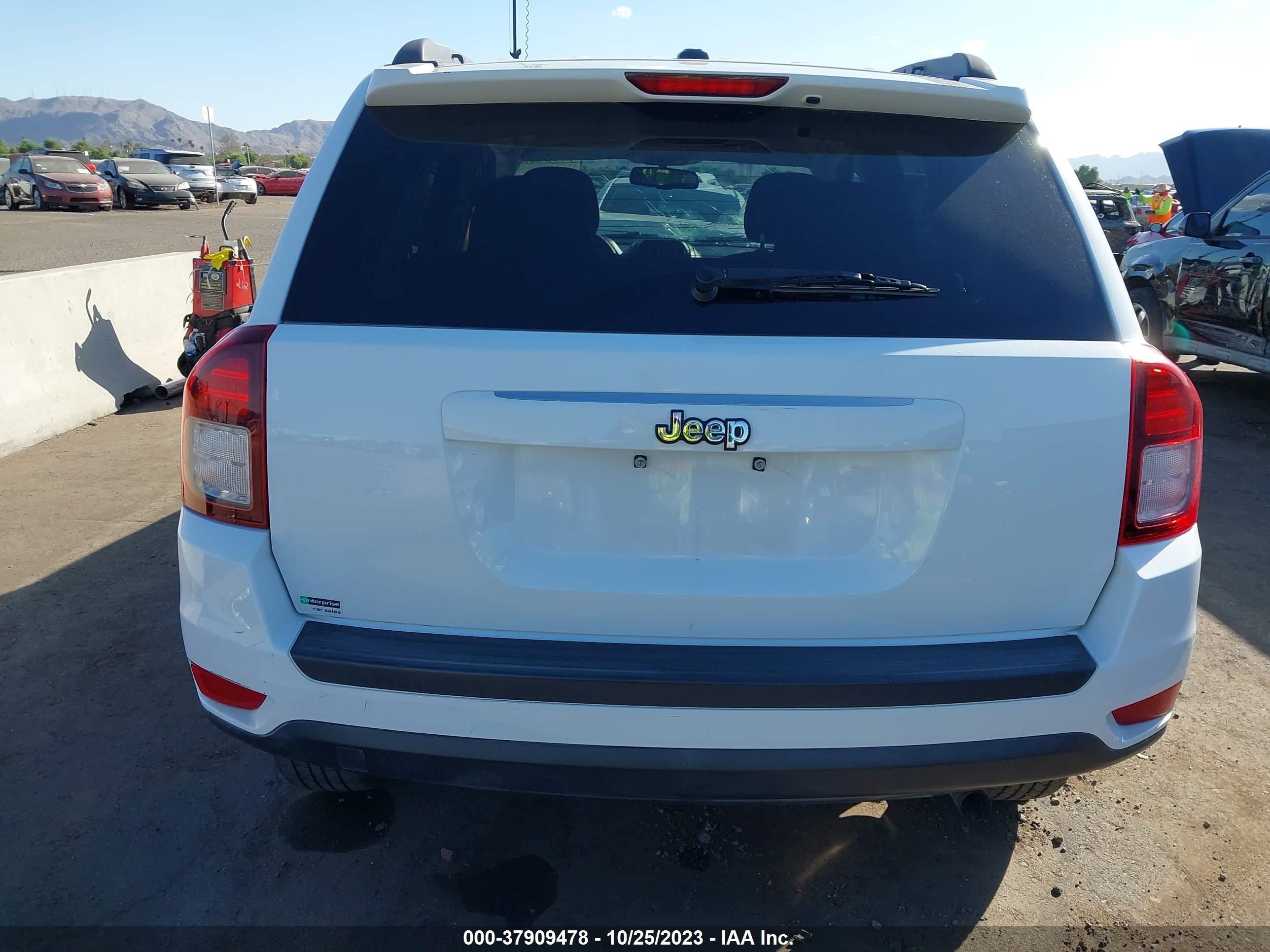 Photo 16 VIN: 1C4NJCBAXGD681491 - JEEP COMPASS 