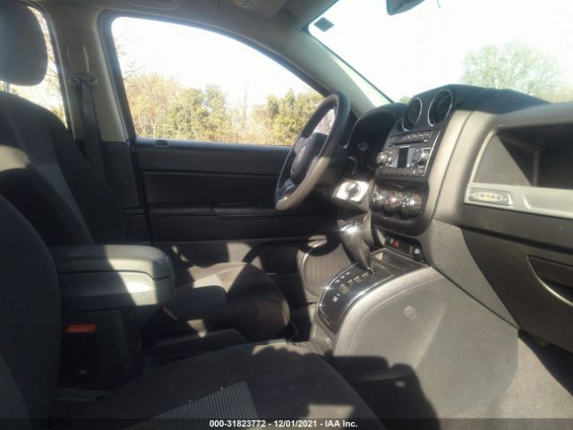 Photo 4 VIN: 1C4NJCBAXHD146985 - JEEP COMPASS 