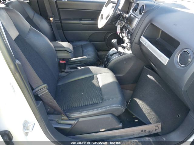 Photo 4 VIN: 1C4NJCBAXHD173362 - JEEP COMPASS 