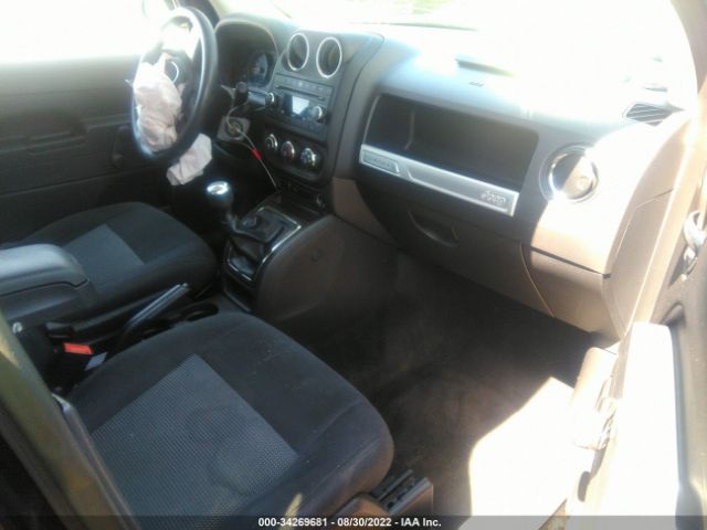 Photo 4 VIN: 1C4NJCBAXHD185415 - JEEP COMPASS 