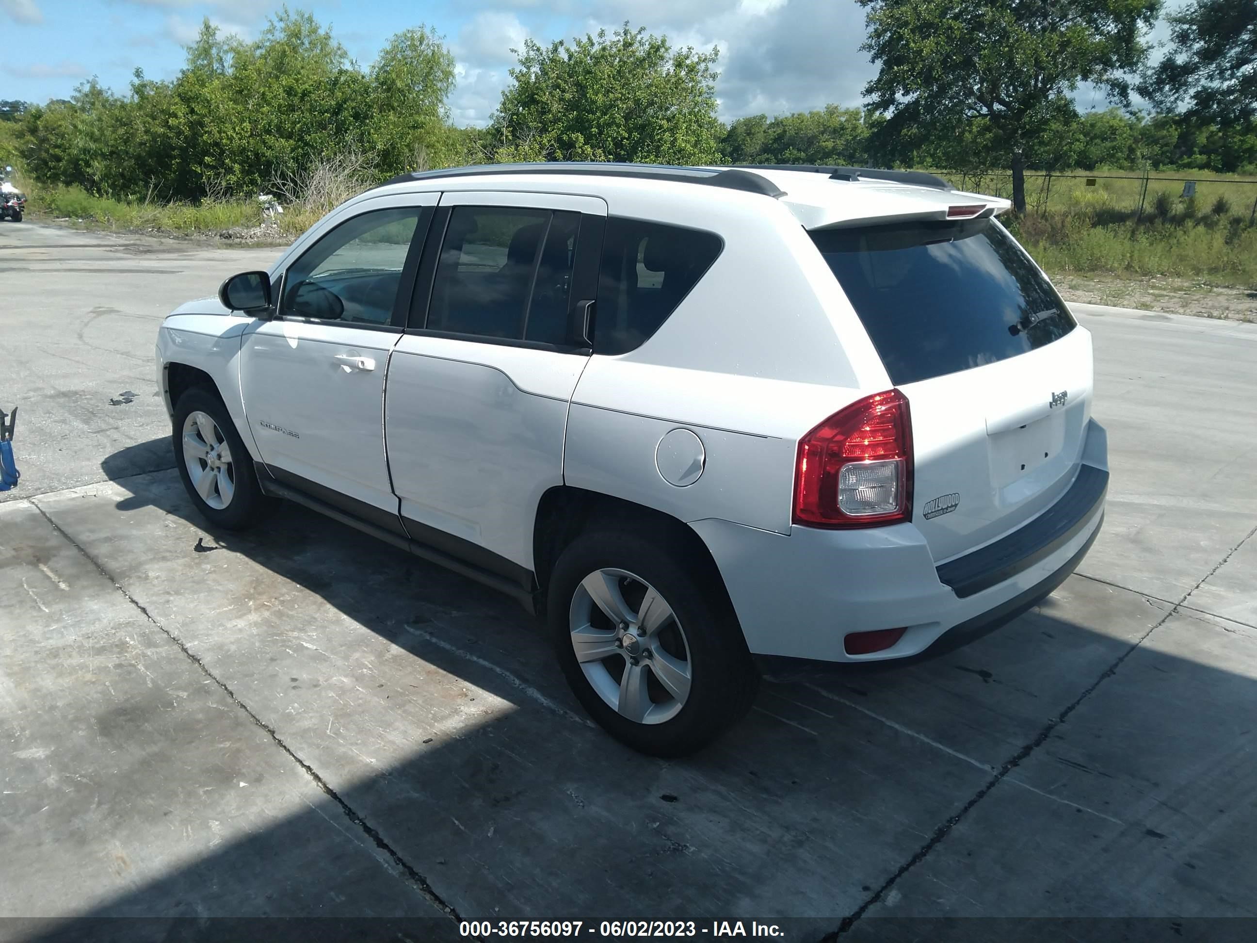 Photo 2 VIN: 1C4NJCBB0CD678005 - JEEP COMPASS 