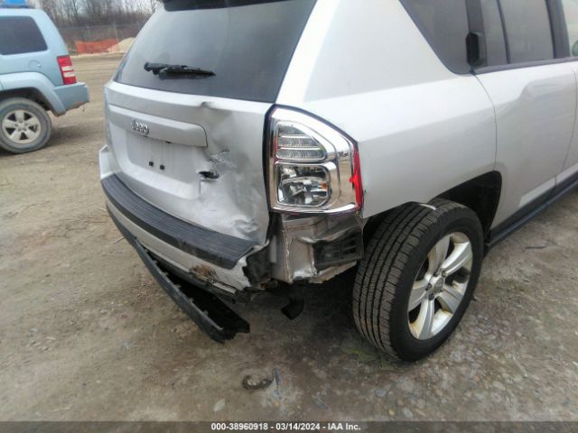 Photo 5 VIN: 1C4NJCBB0CD724643 - JEEP COMPASS 