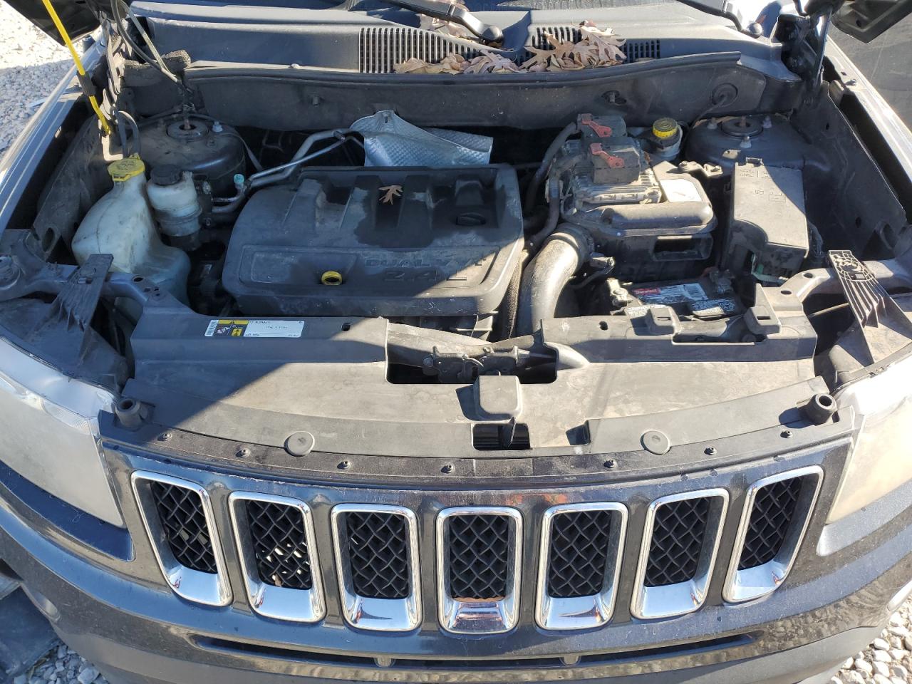 Photo 11 VIN: 1C4NJCBB0FD296657 - JEEP COMPASS 