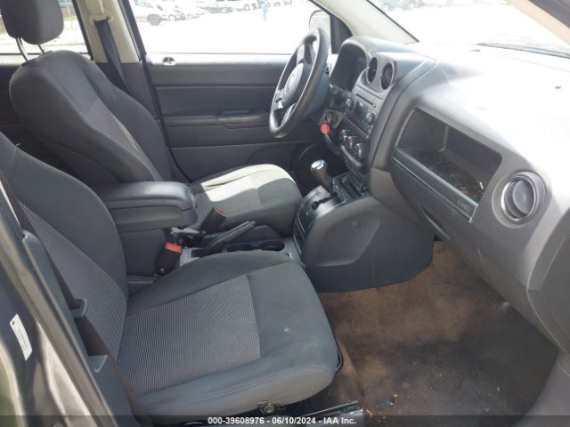 Photo 4 VIN: 1C4NJCBB2DD251054 - JEEP COMPASS 