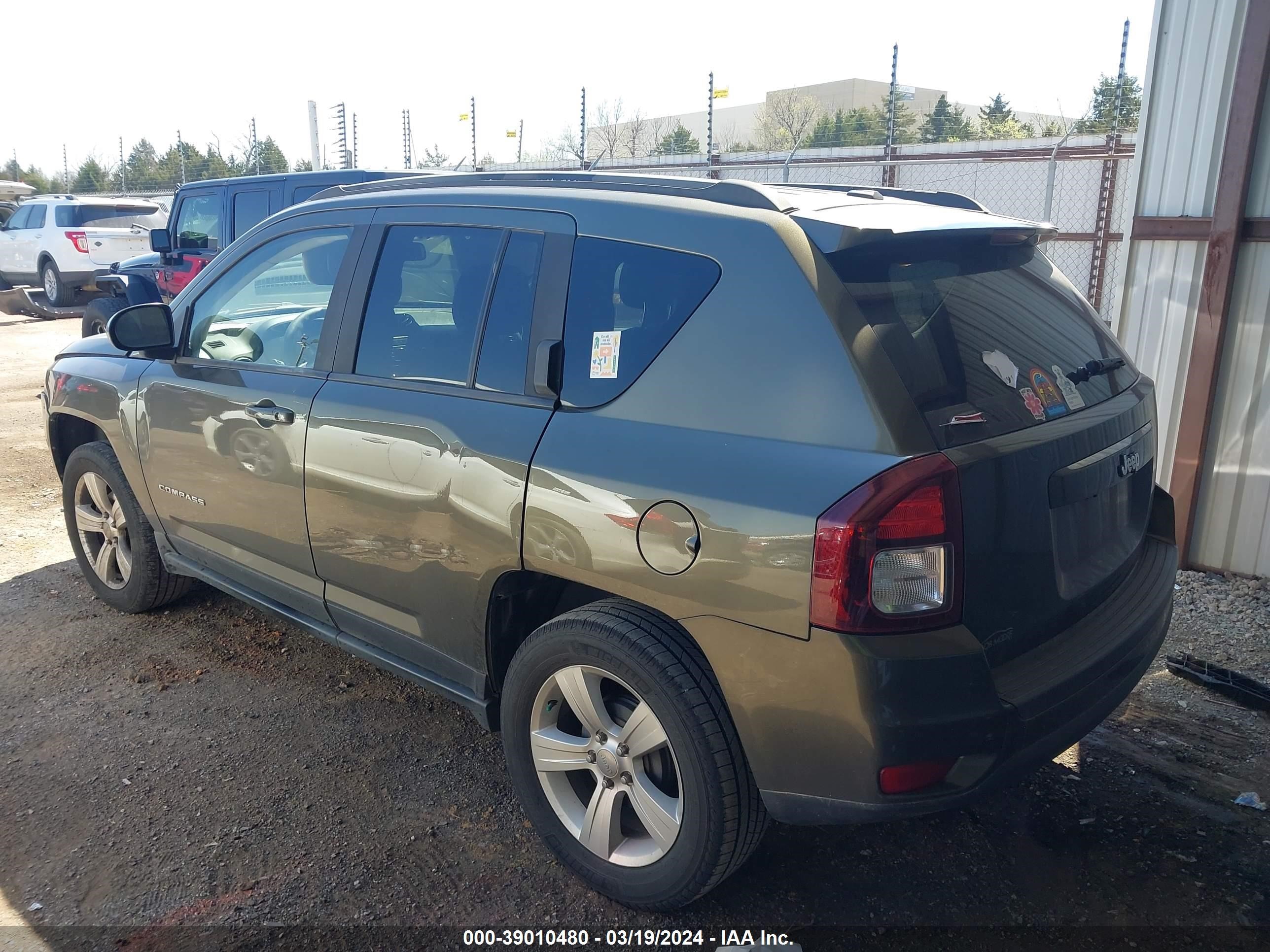 Photo 2 VIN: 1C4NJCBB2FD263160 - JEEP COMPASS 