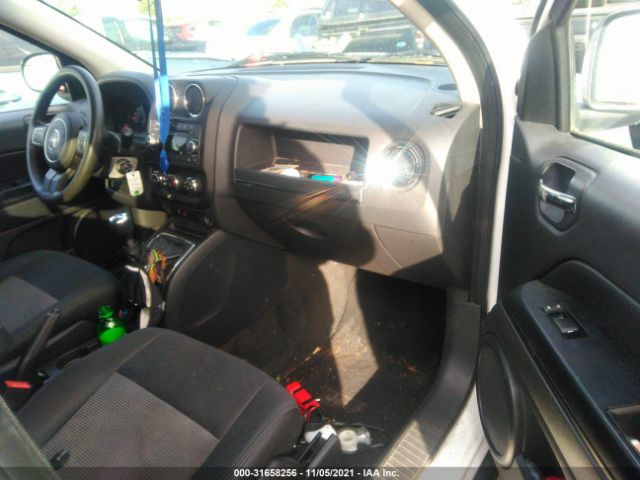 Photo 4 VIN: 1C4NJCBB5CD634856 - JEEP COMPASS 